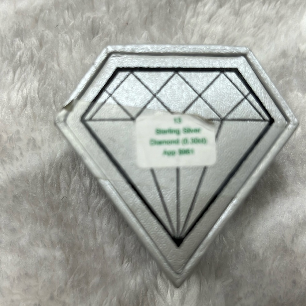 Selling my sterling silver Diamond 0.30ct ring